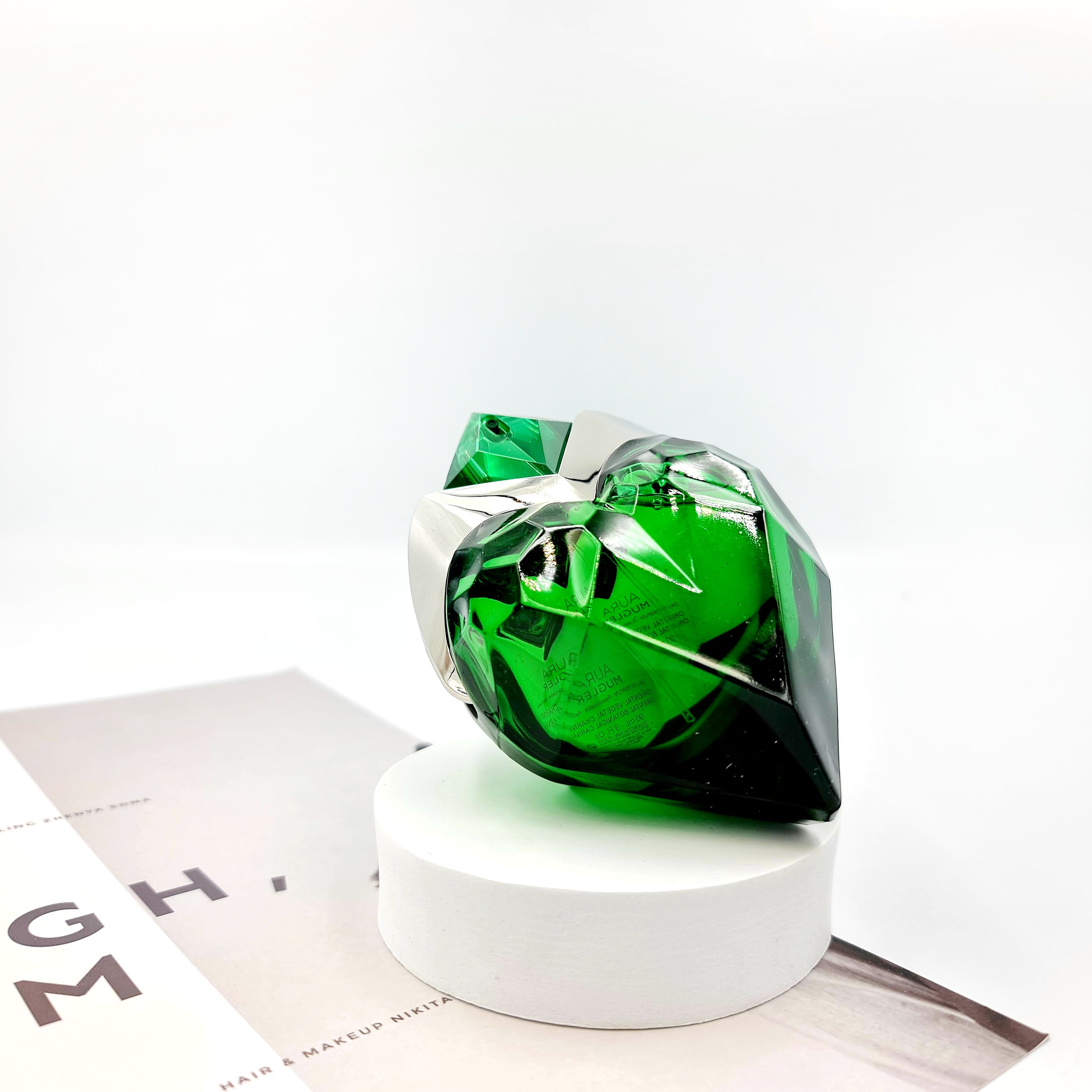 Thierry Mugler Aura - Trái tim của rừng rậm bạt ngàn.