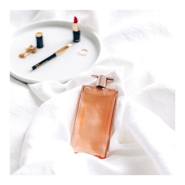 Lancome Idole Le Parfum - chai nước hoa có thiết kế mỏng nhất thế giới mang mùi hương gì?