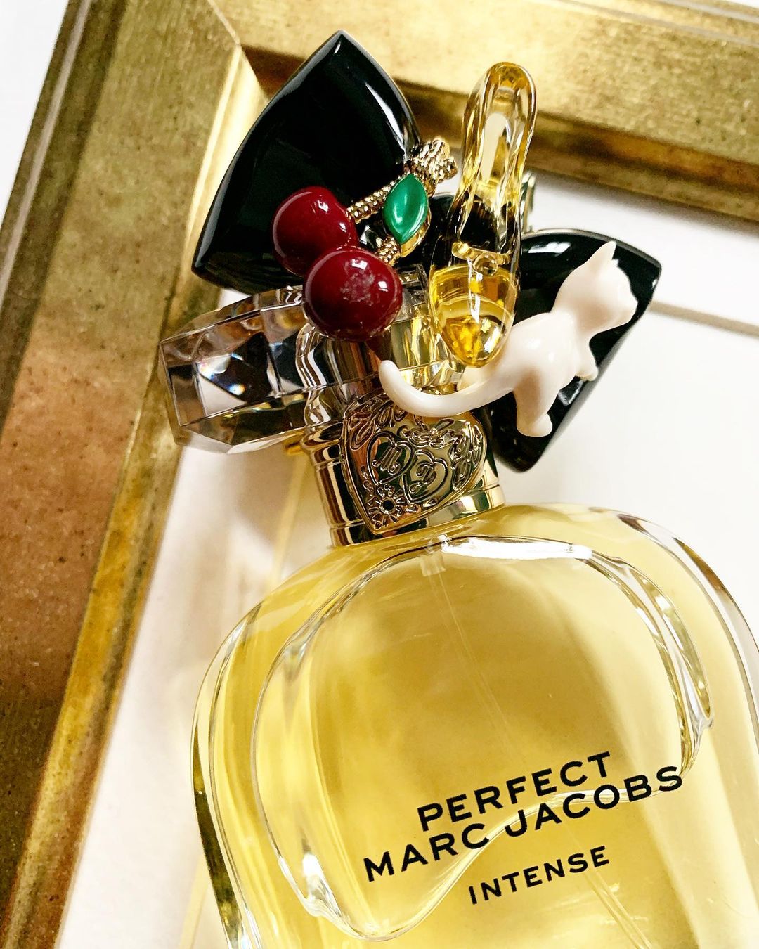 Marc Jacobs Perfect Intense - khi sự hoàn hảo càng thêm hoàn hảo.