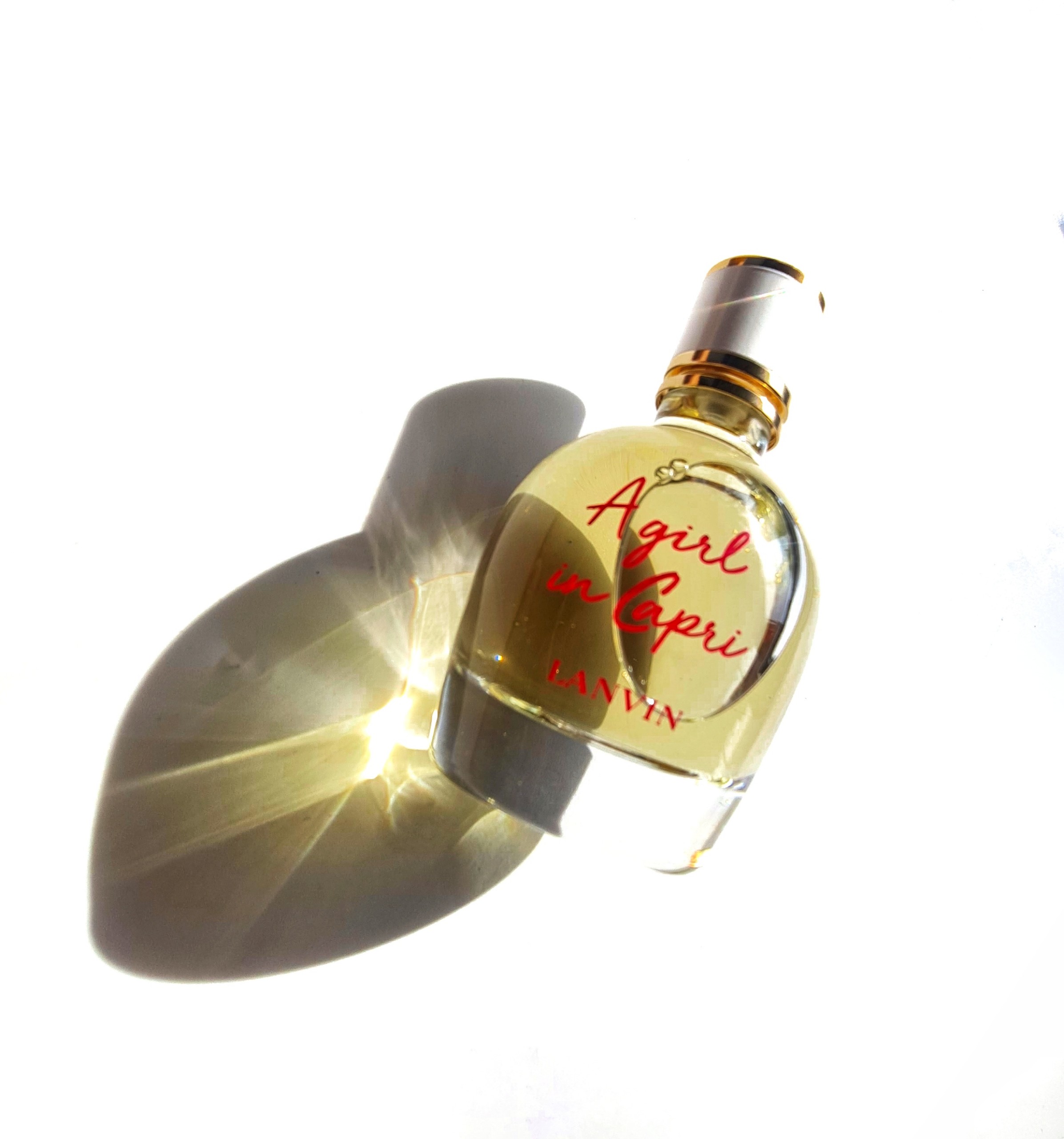 Lanvin A Girl In Capri - Nắm cả mùa hè trong tay