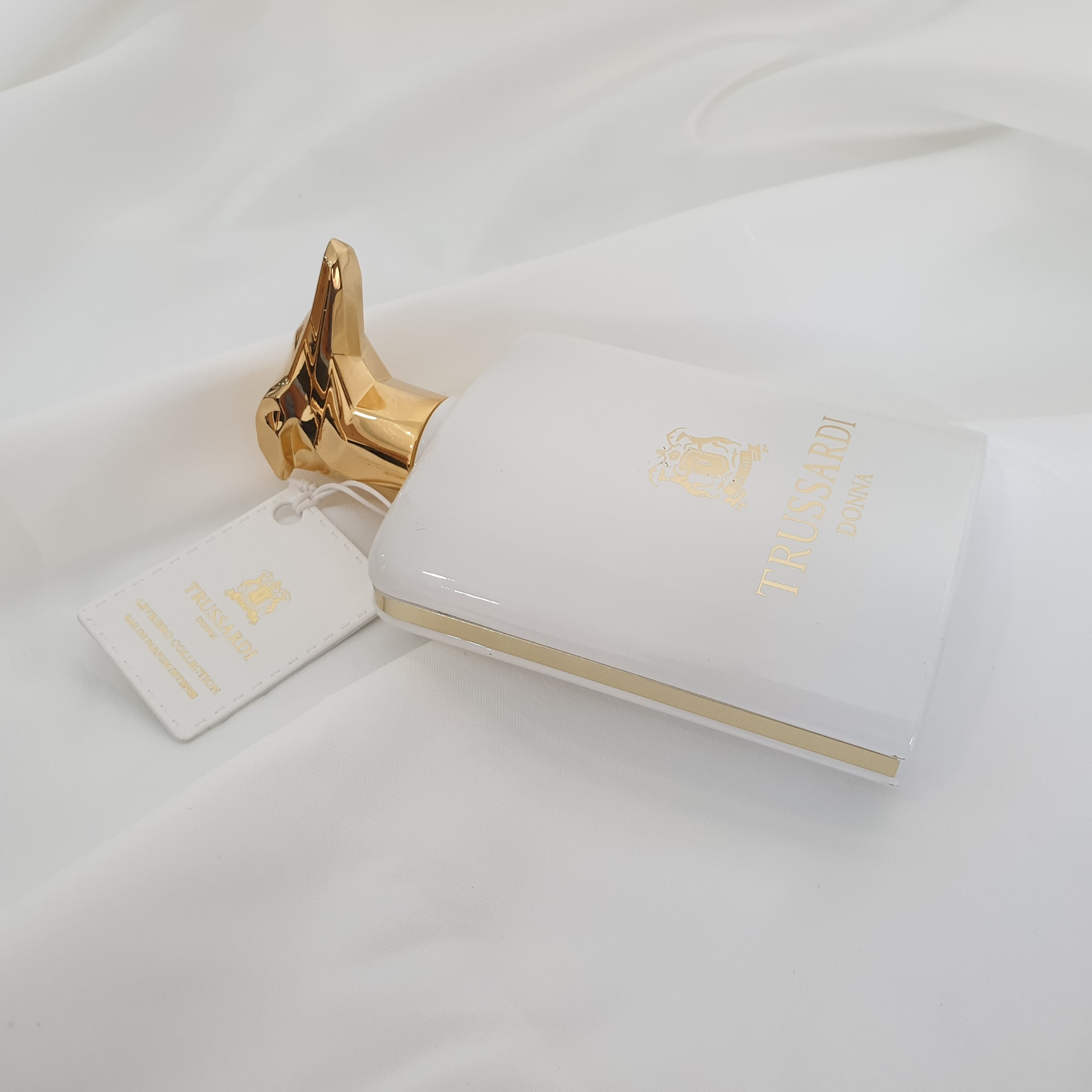 Trussardi Donna, một sự tội lỗi đầy ngọt ngào đến từ thương hiệu Trussardi