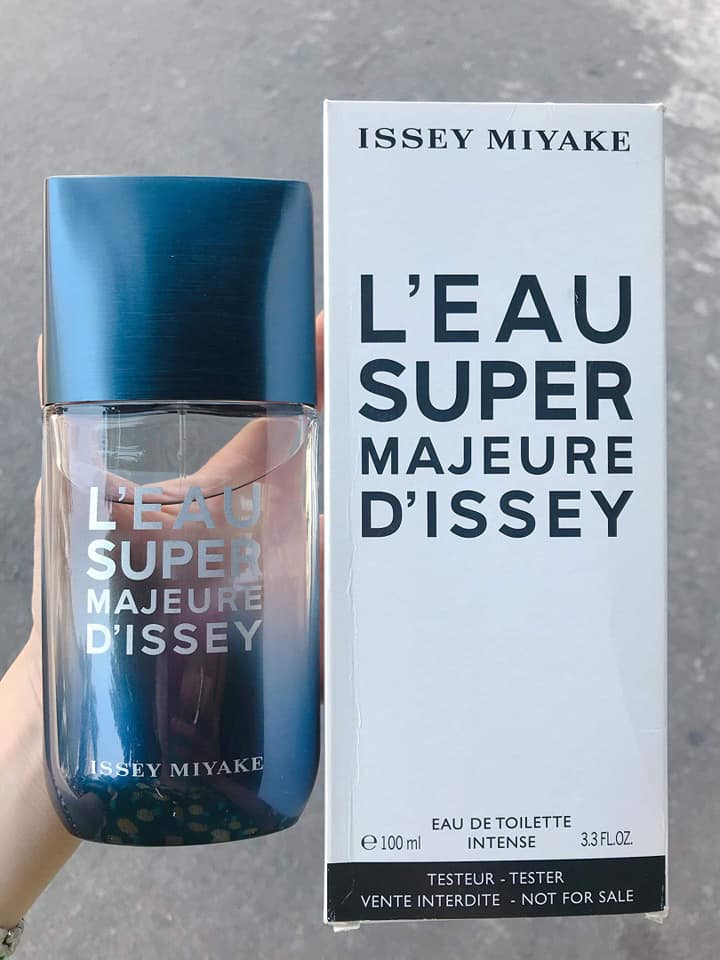 L’Eau Super Majeure d’Issey Issey Miyake for men.