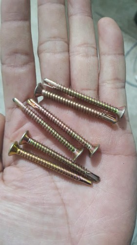 Vít vàng răng thưa