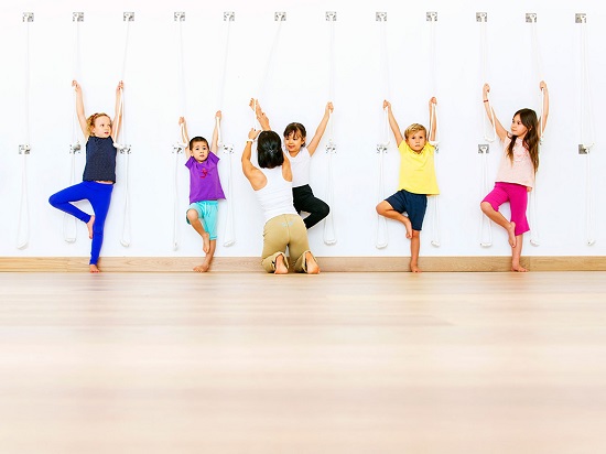 yoga giúp trẻ linh hoạt hơn