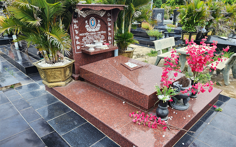 THI CÔNG PHẦN MỘ ĐÁ ĐỎ ẤN ĐỘ TẠI NGHĨA TRANG ĐỒNG XOÀI
