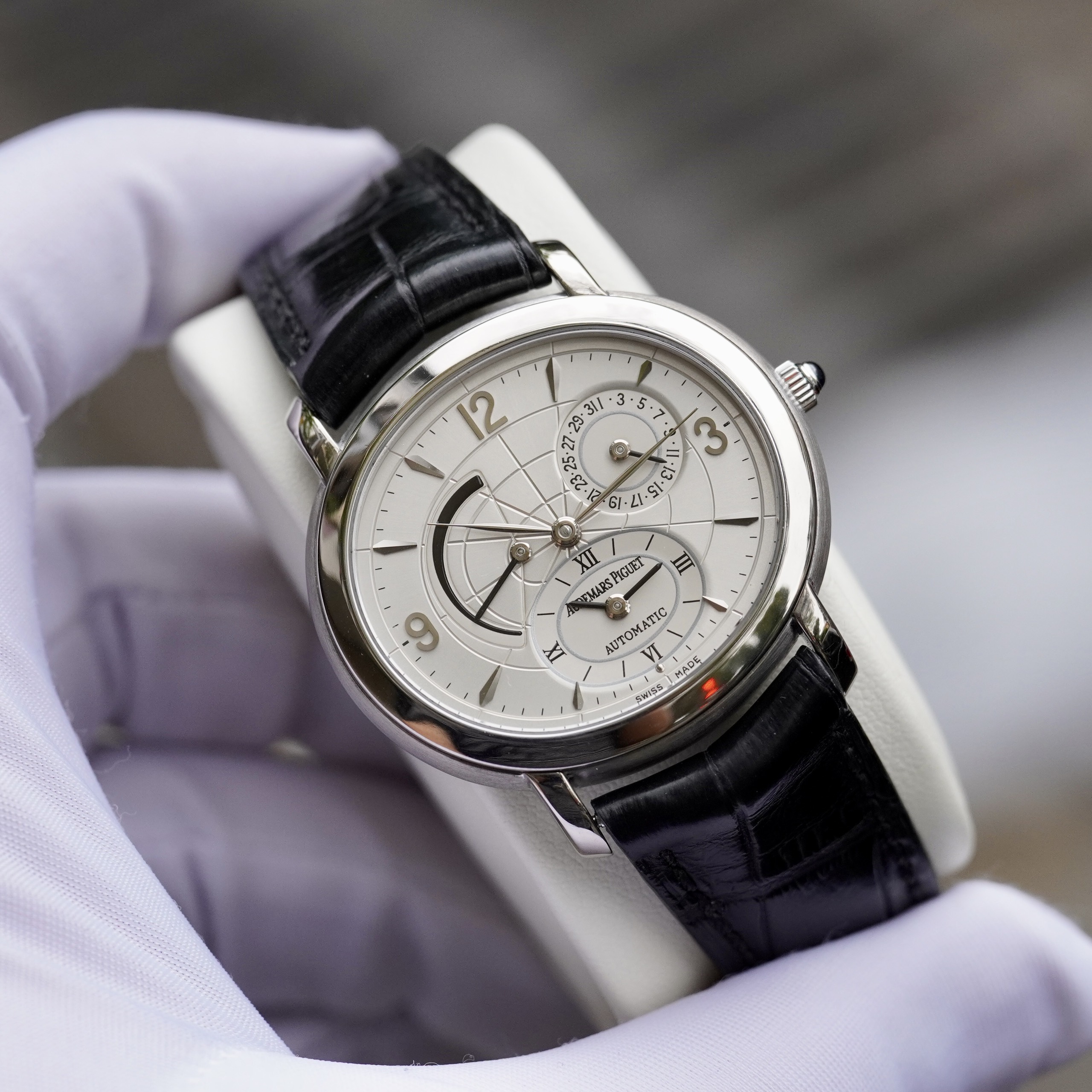 dong-ho-audemars-piguet-men-s-millenary-2-time-zone-power-reserve-white-gold-on-