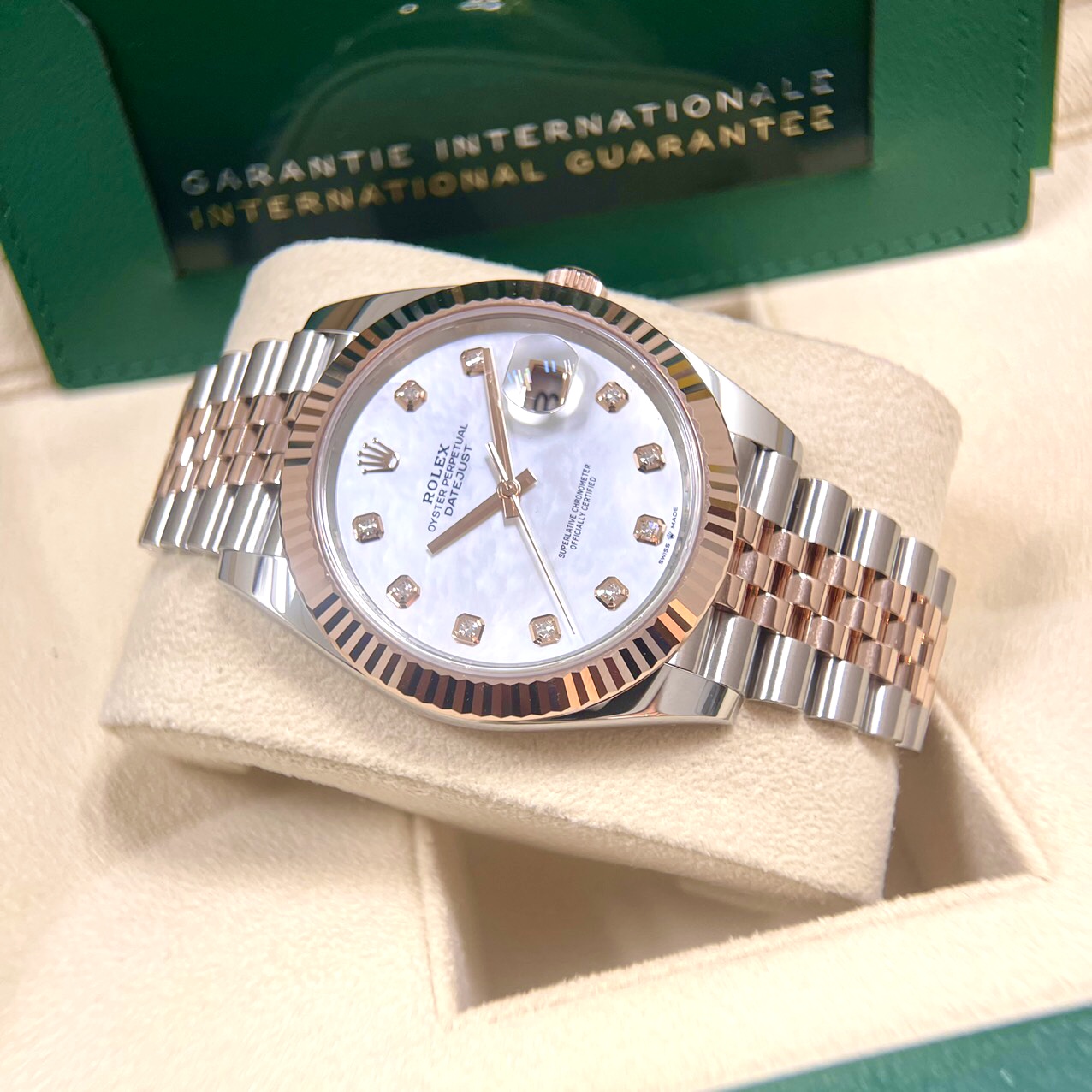 dong-ho-rolex-datejust-41-126331-mop-diamond-new-2-2023