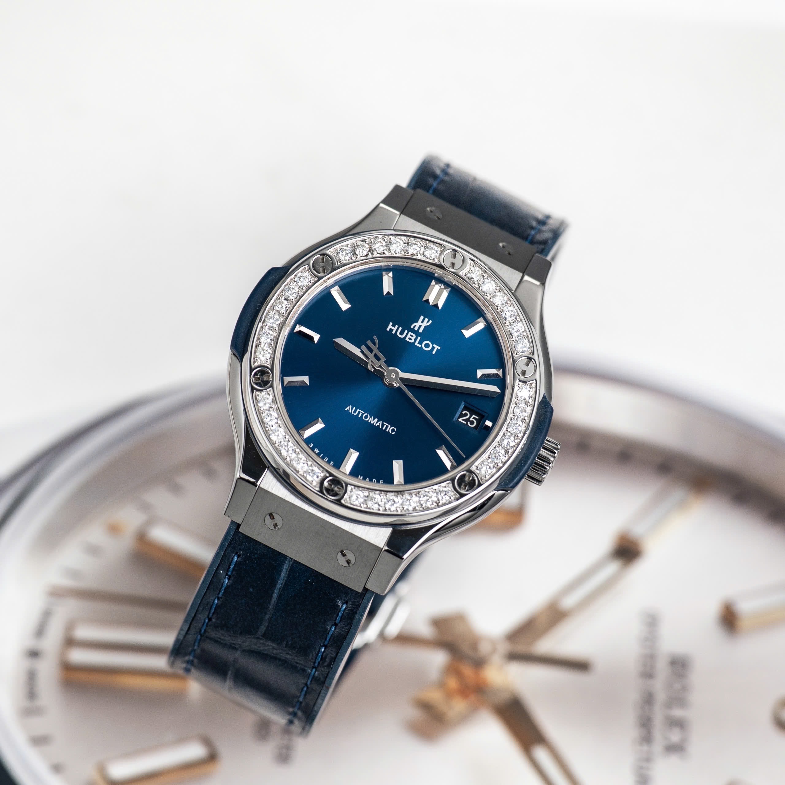 hublot-classic-fusion-blue-dial-565-nx-7170-lr