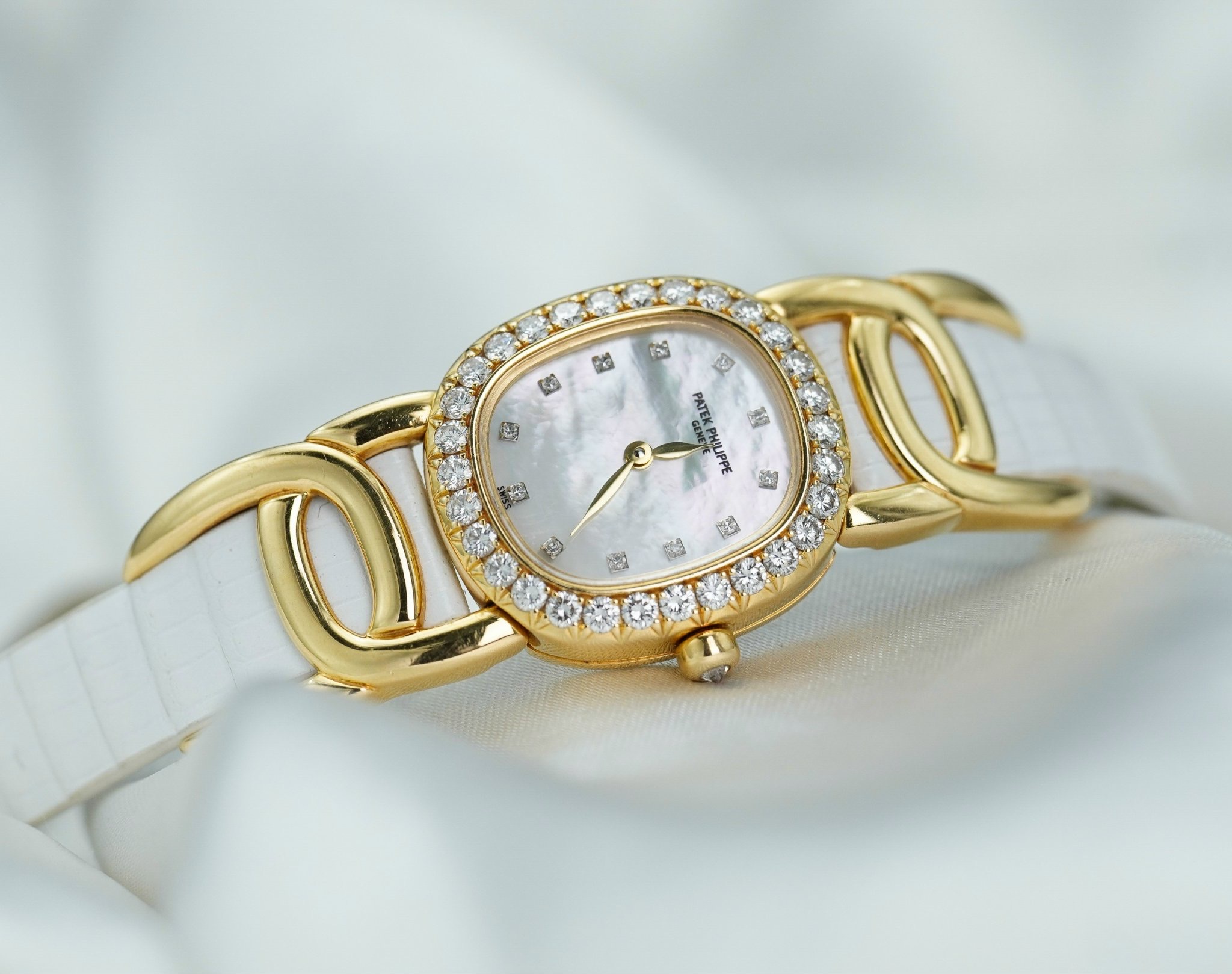 patek-philippe-golden-ellipse-4931j-001-women-s-in-18k-gold