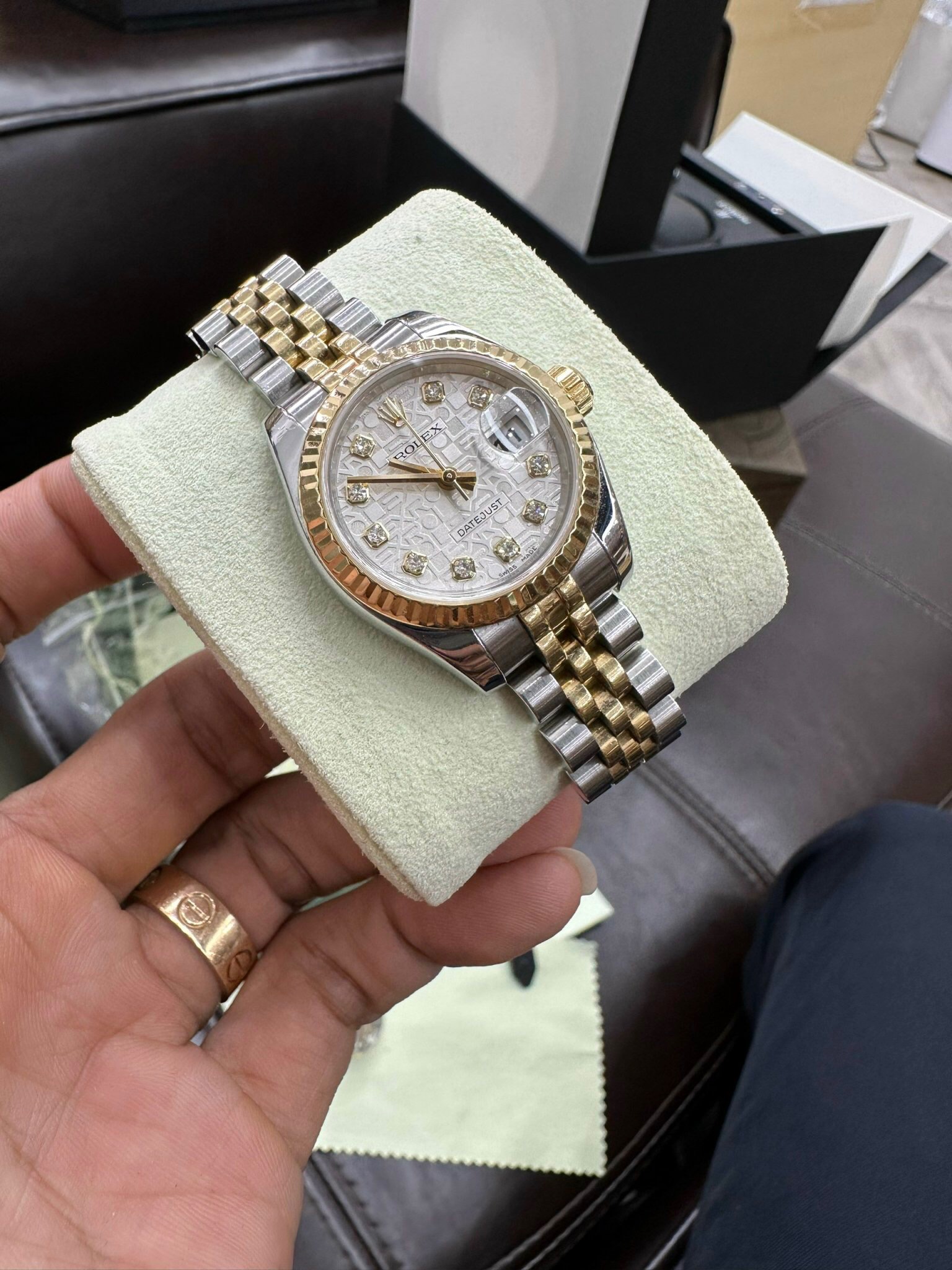 dong-ho-rolex-lady-datejust-vi-tinh-trang-179173