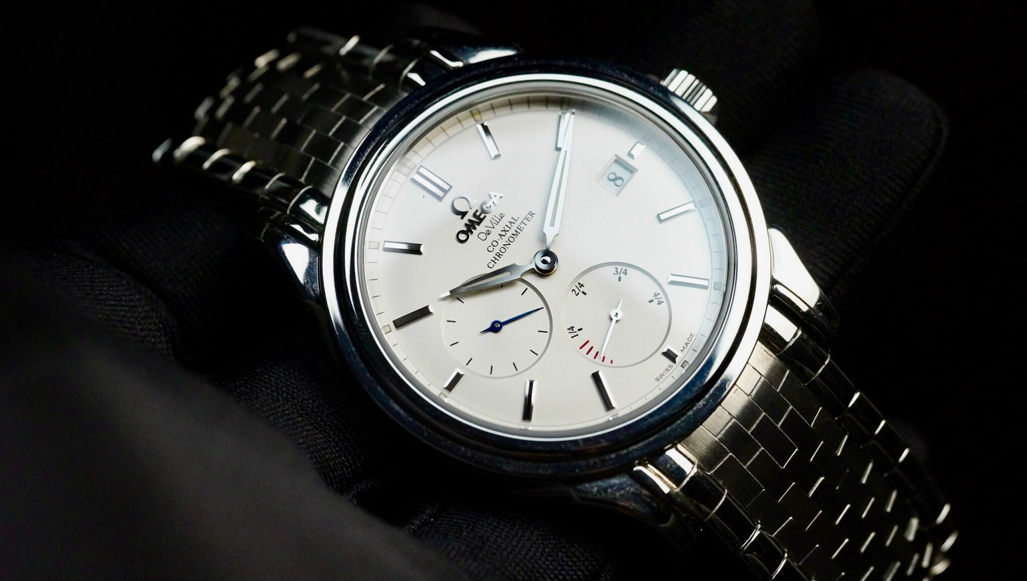 dong-ho-omega-deville-power-reserve-co-axial