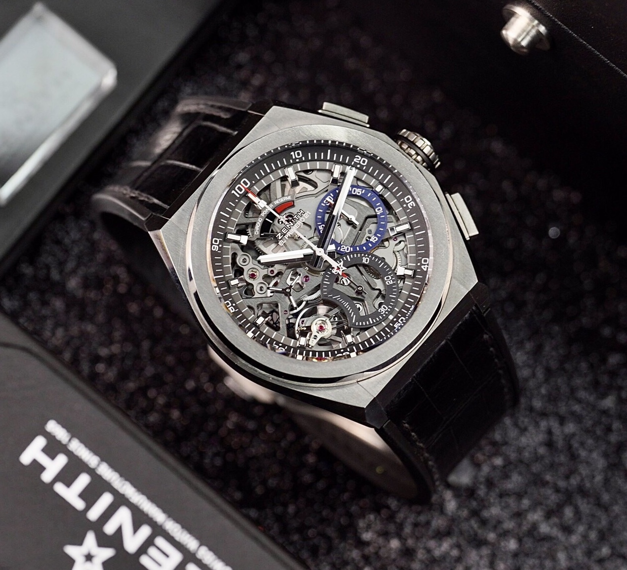 dong-ho-zenith-defy-el-primero-21-chronograph-titanium-44mm