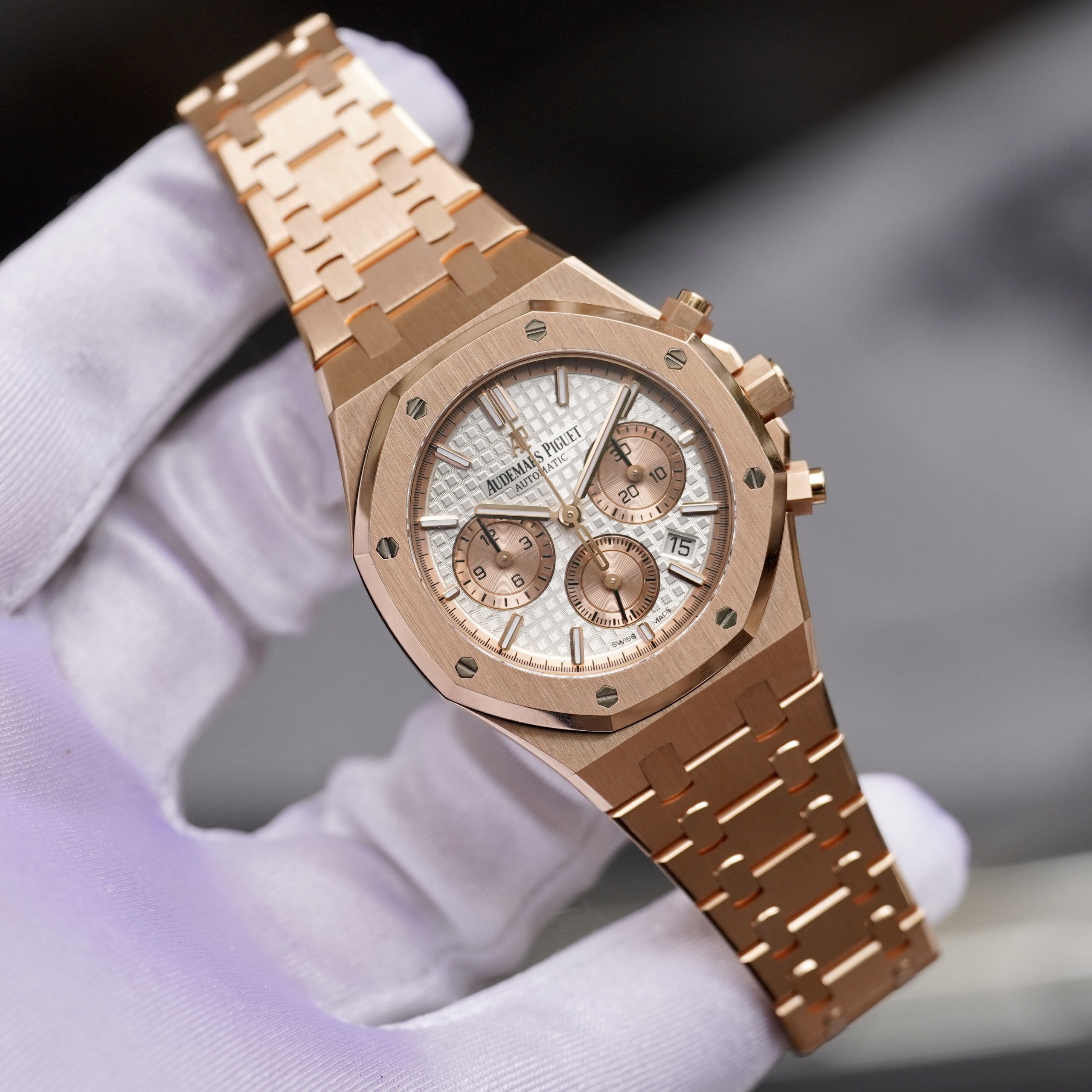 dong-ho-audemars-piguet-royal-oak-selfwinding-chronograph-26240or-oo-1320or-03
