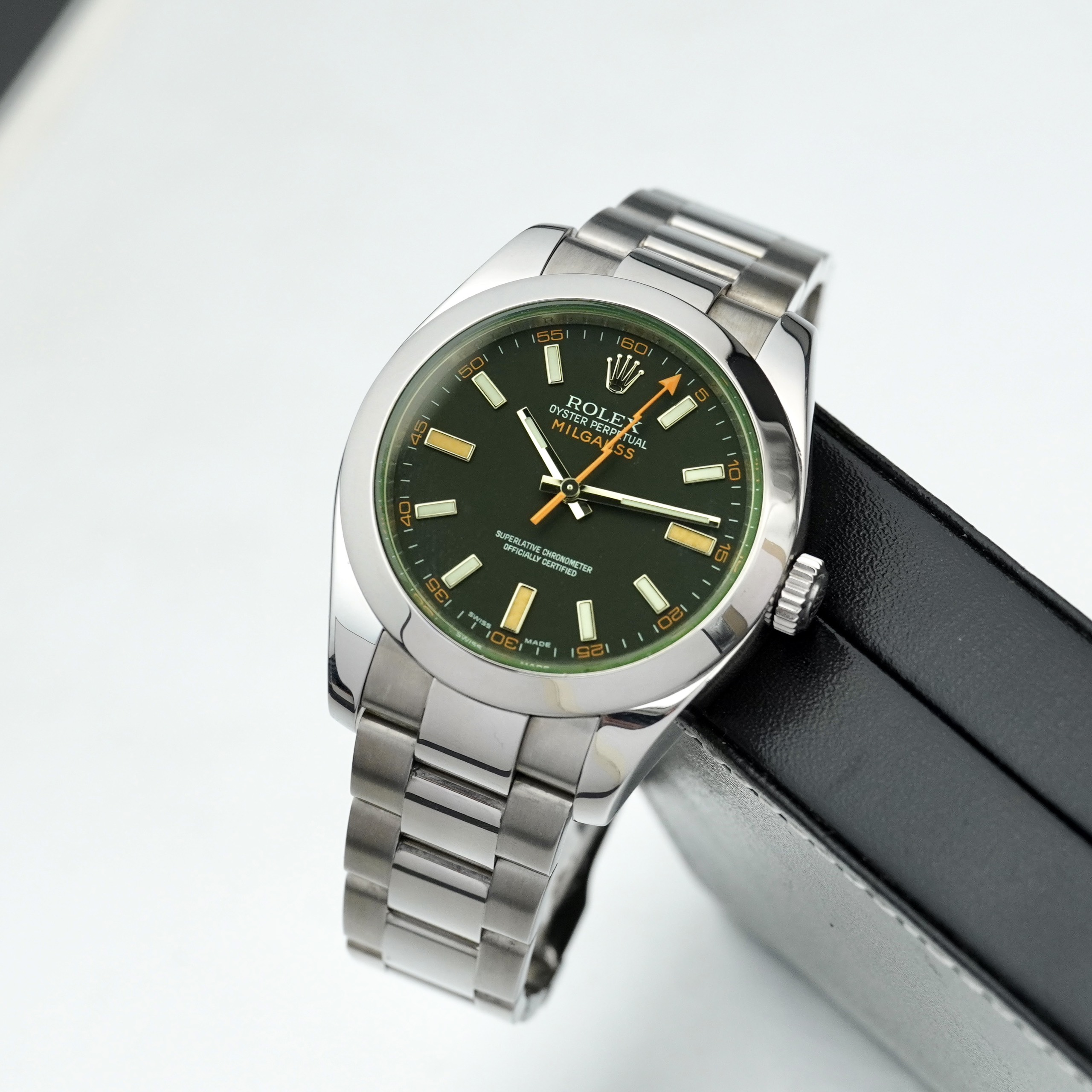 rolex-oyster-perpetual-milgauss-40mm-116400gv