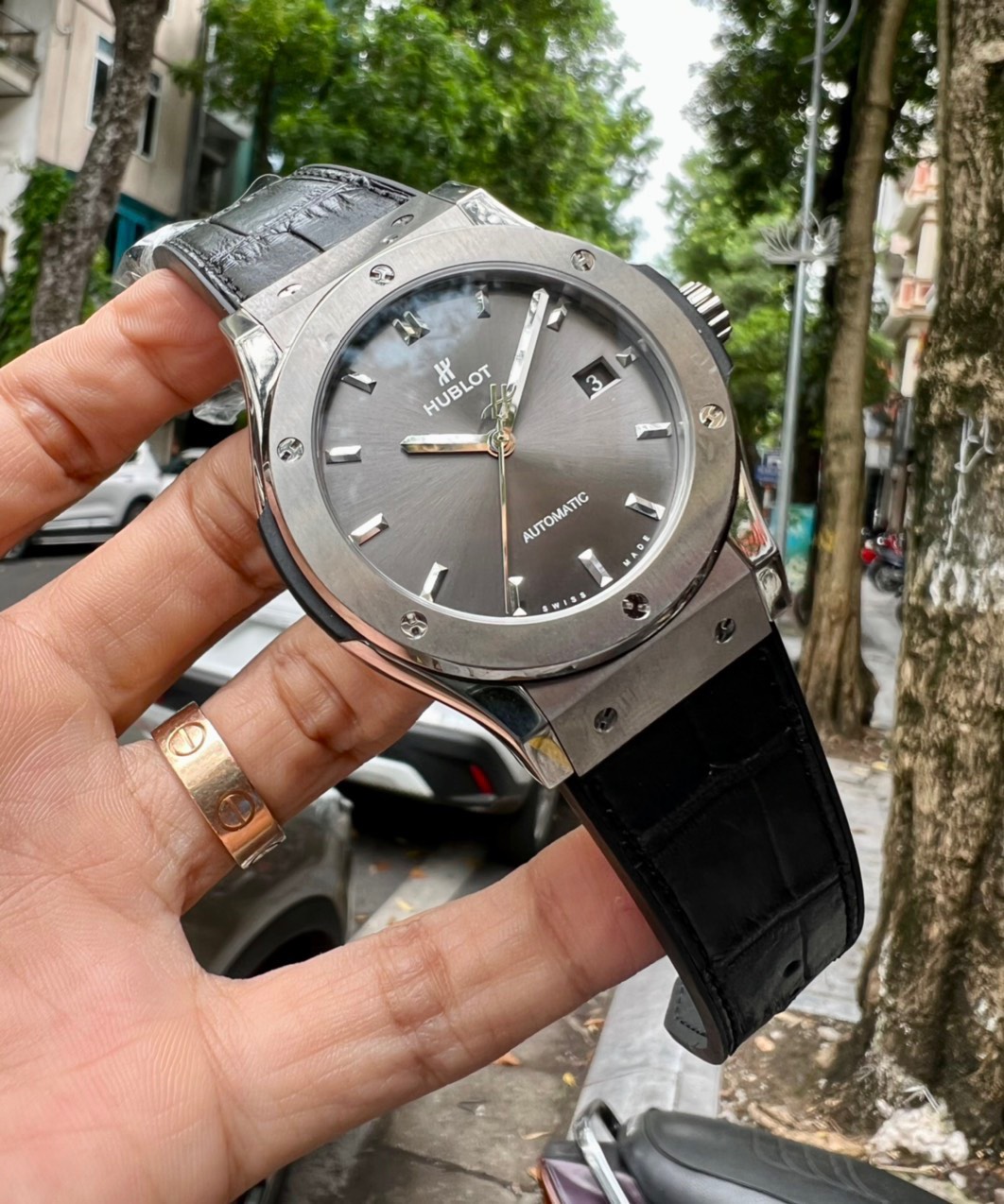 dong-ho-hublot-classic-fusion-grey-titanium