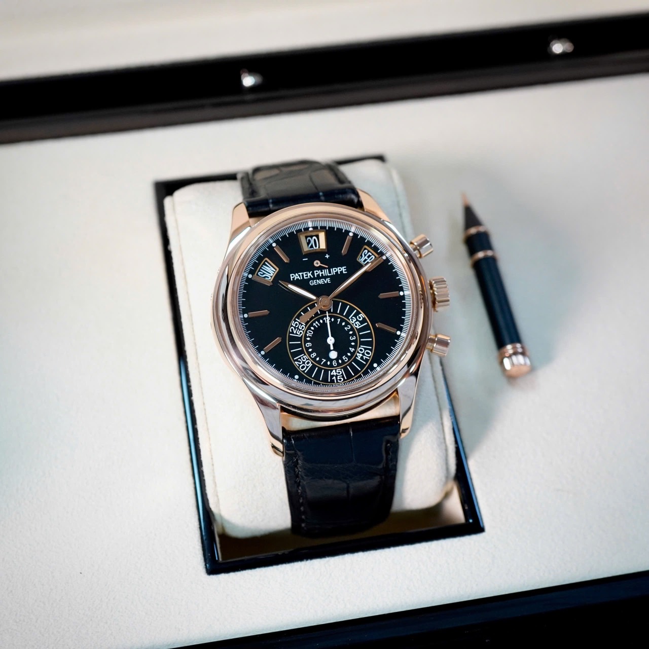 patek-philippe-annual-calendar-flyback-chronograph-5960r-010