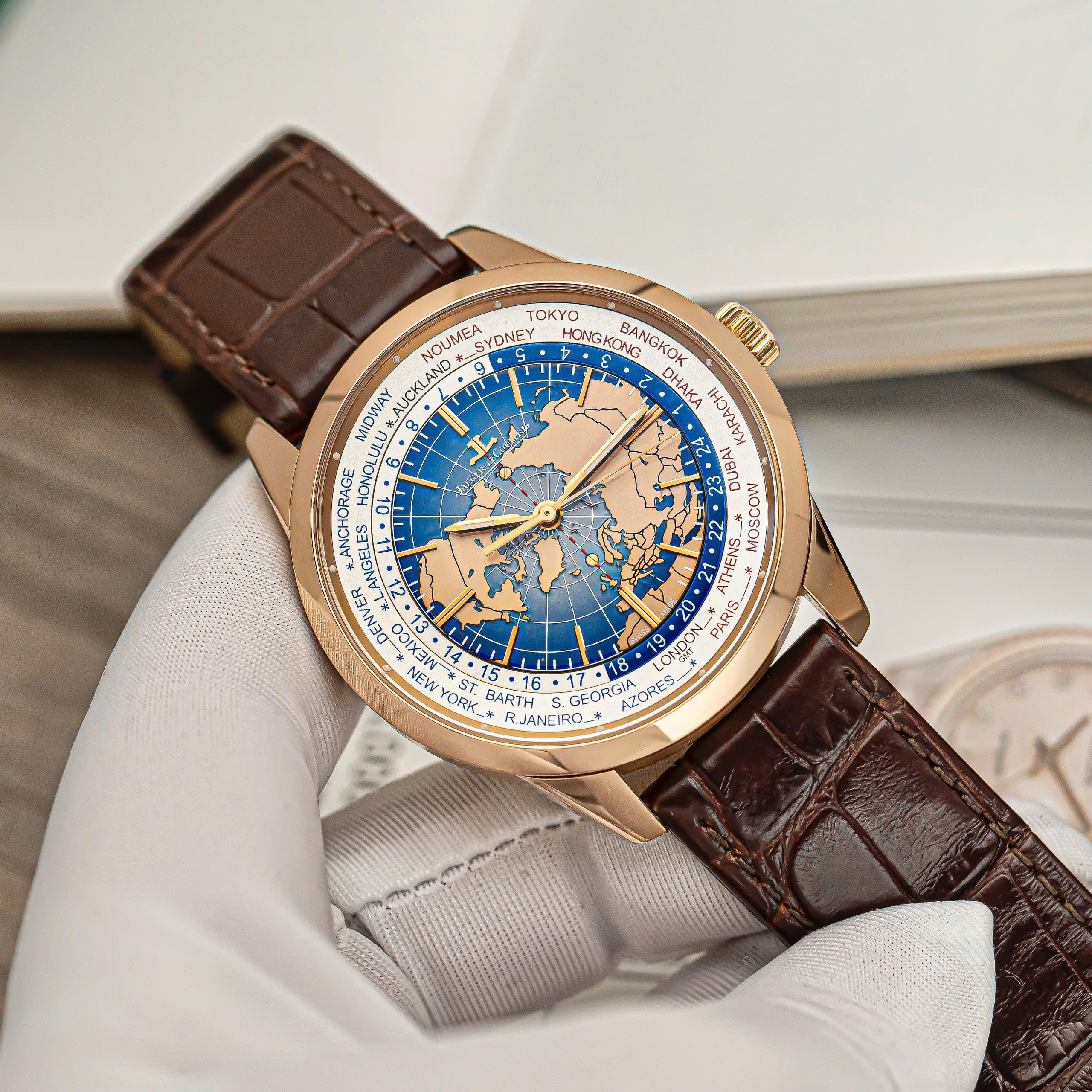 jaeger-lecoultre-geophysic-universal-time-vang-18k-q8102520