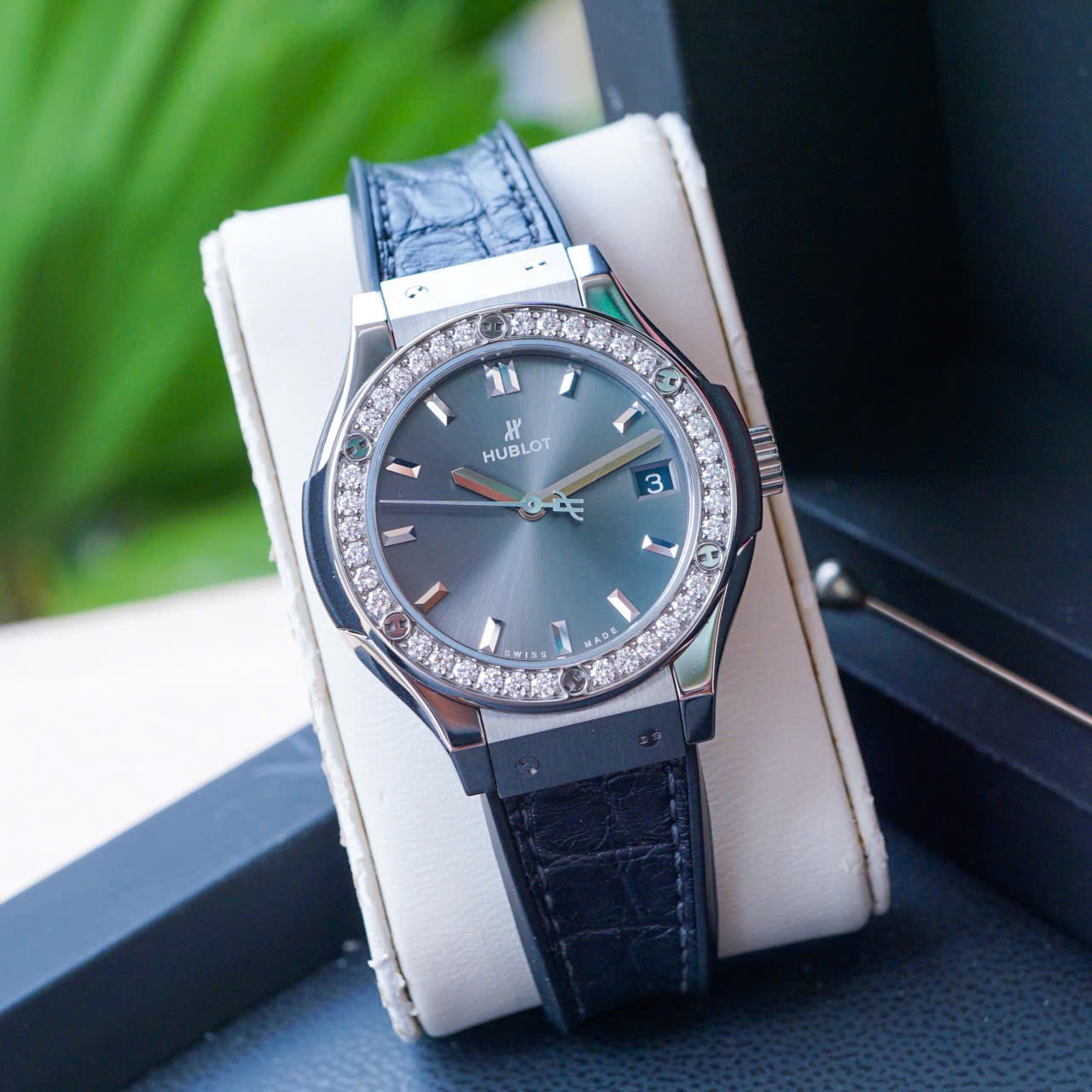 hublot-classic-fusion-581-nx-7071-lr-1104-watch-33-kim-cuong-zin-hang