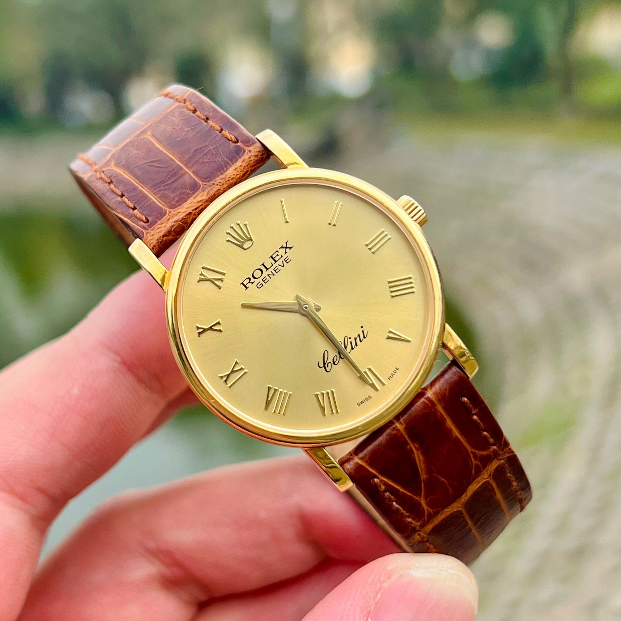 dong-ho-rolex-cellini-18k-yellow-gold-champagne-sunburst-dial