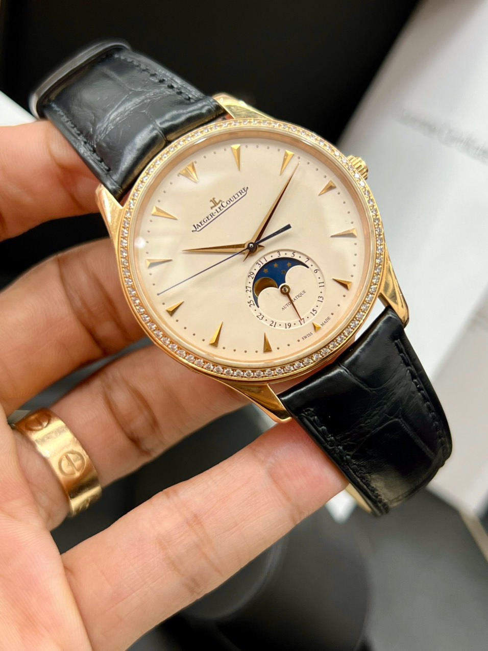 jaeger-lecoultre-master-ultra-thin-18k-rose-gold-moon-39mm-q1362501