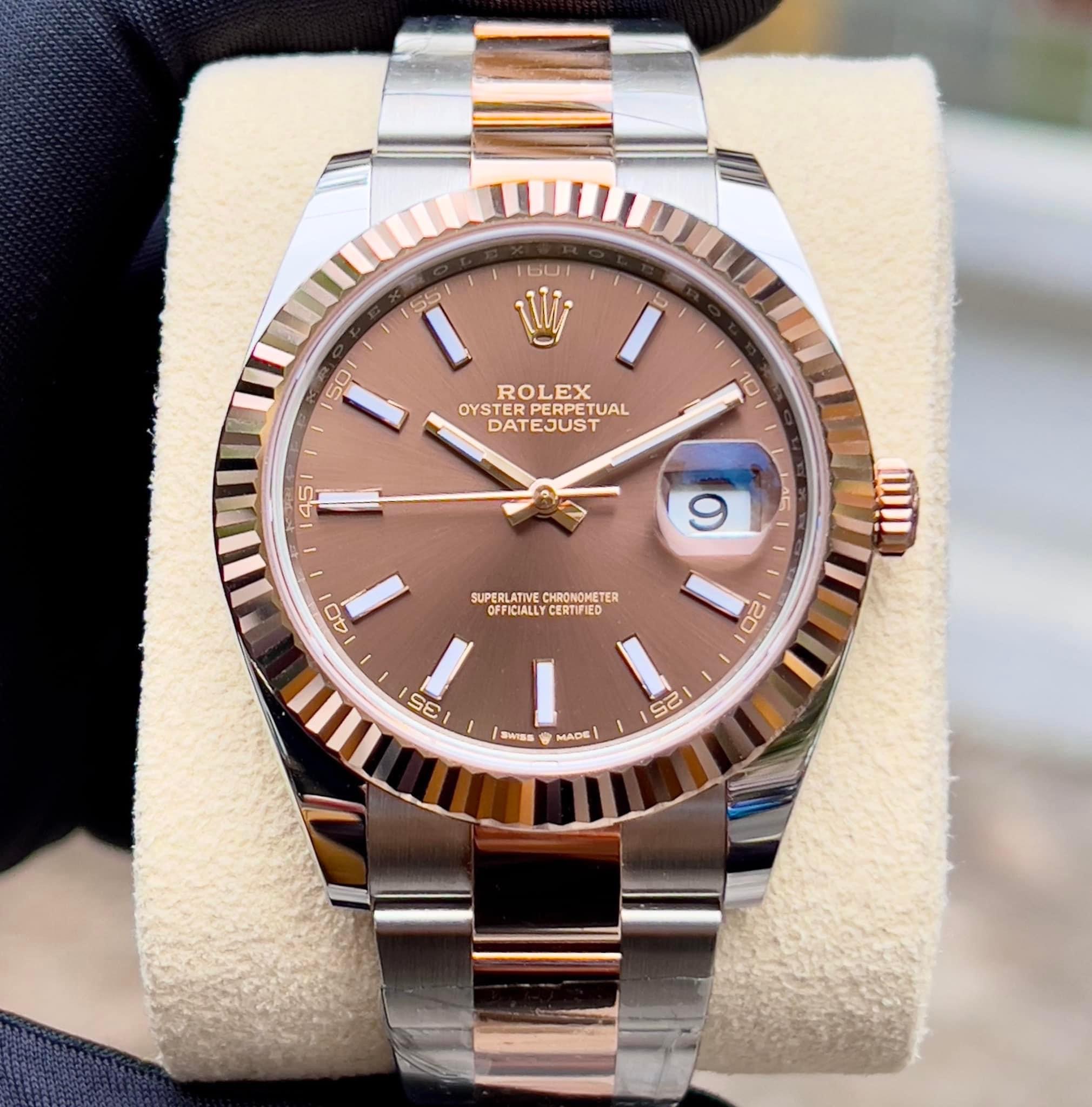 dong-ho-rolex-datejust-41-126331-mat-so-chocolate-coc-so-da-quang
