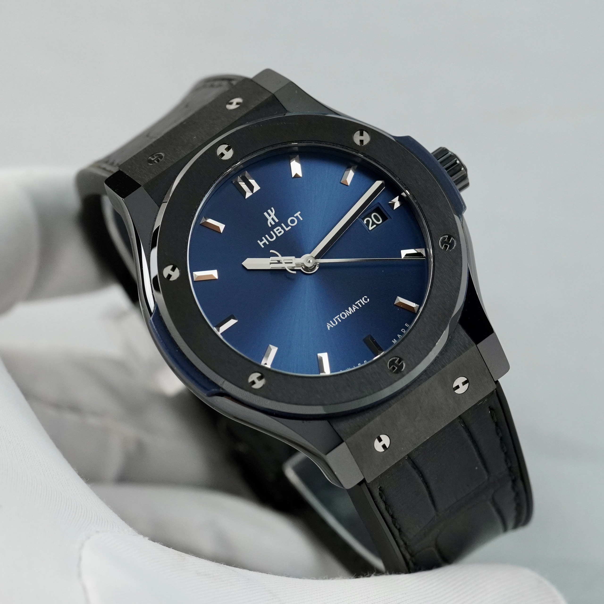 dong-ho-hublot-classic-fusion-ceramic-blue-42mm-542-cm-7170-lr