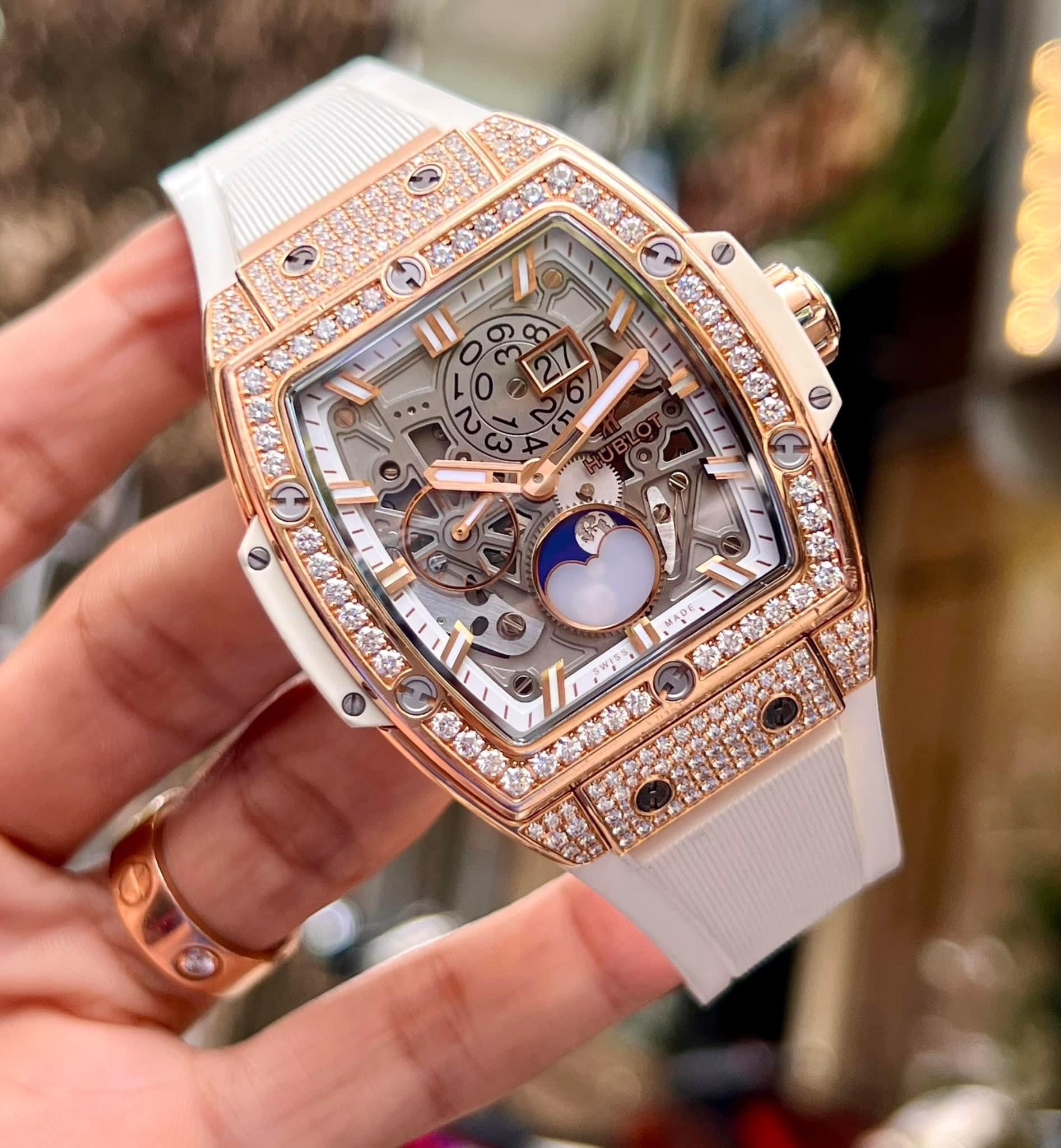 hublot-spirit-of-big-bang-moonphase-king-gold-diamond-pave-647-oe-2080-rw-1604