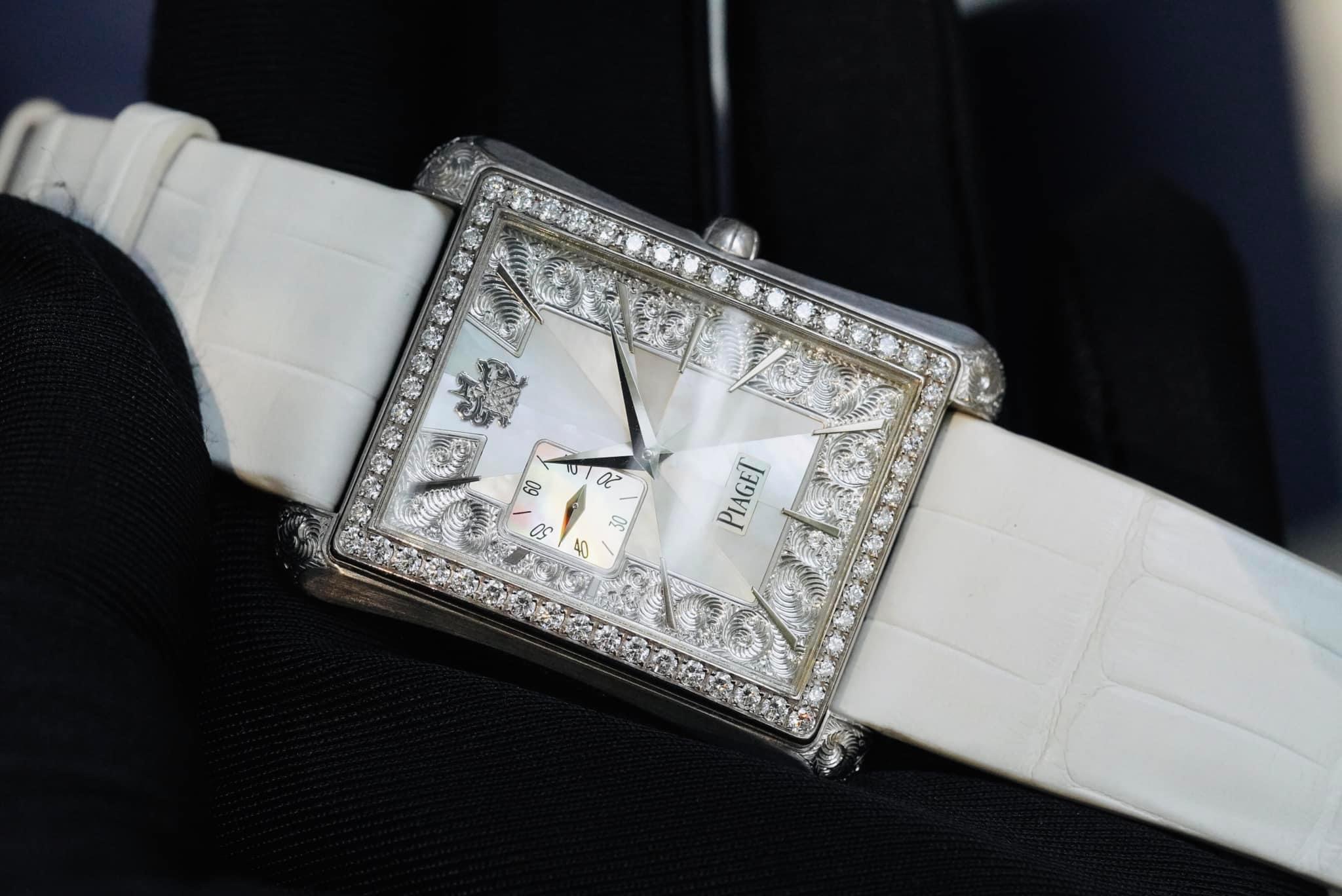 dong-ho-piaget-black-tie-emperador-in-white-gold-with-diamond-bezel-on-white-cro