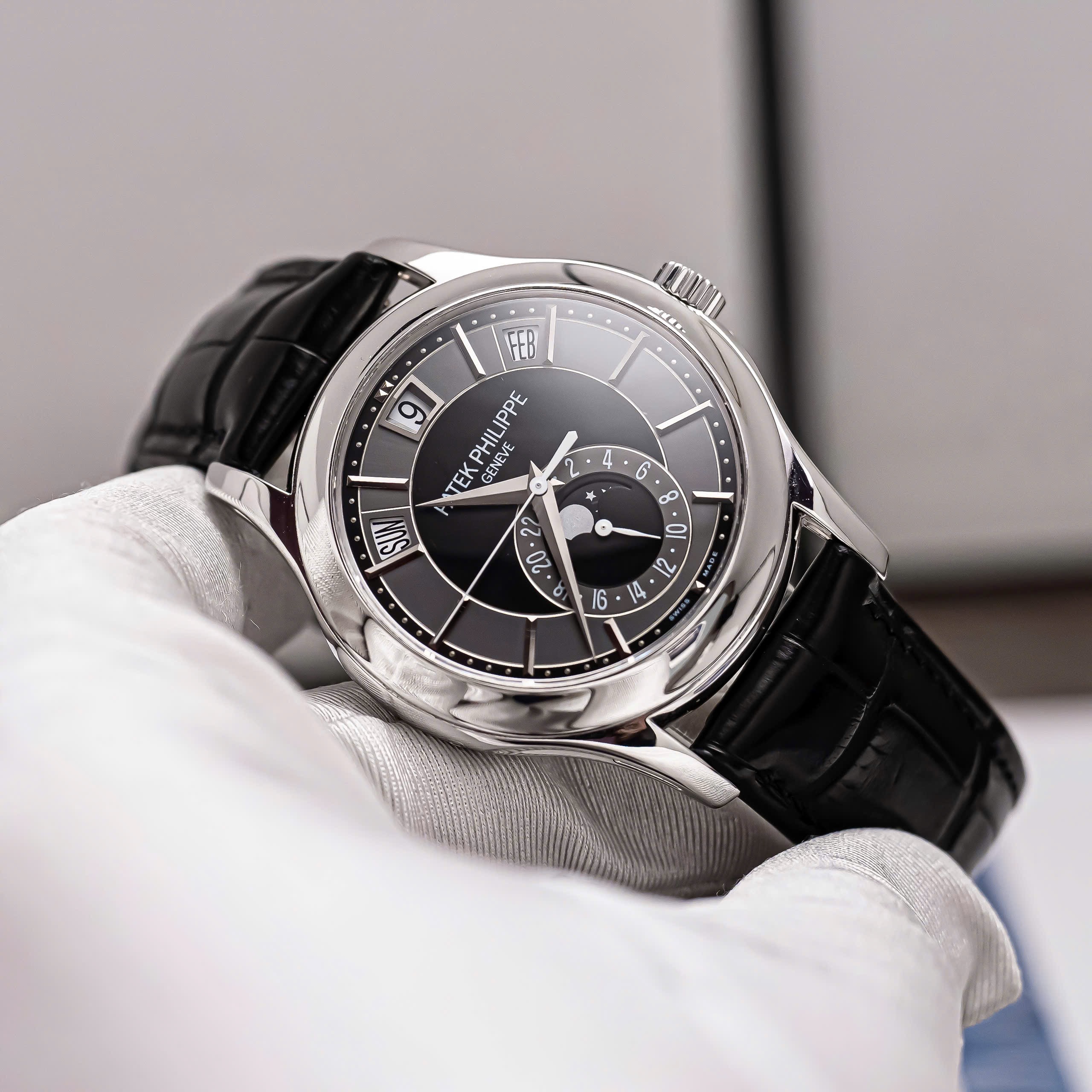 patek-philippe-complications-annual-calendar-5205g-18k-white-gold-40mm