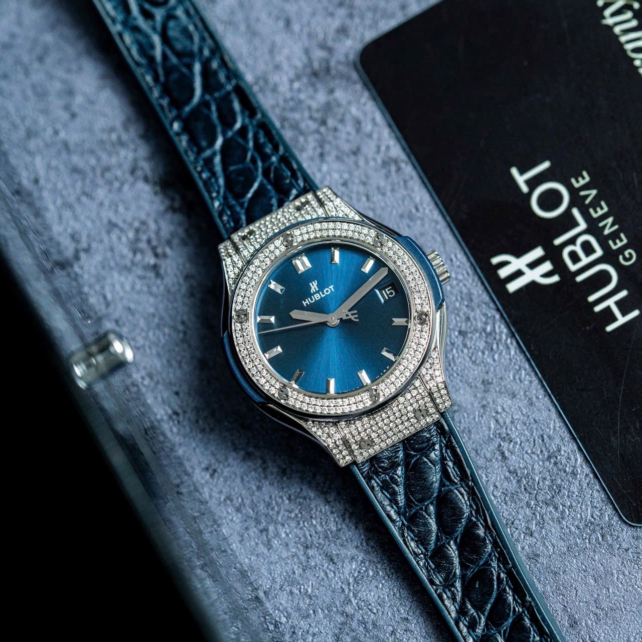 hublot-classic-fusion-blue-pave-33mm-581-nx-7170-rx