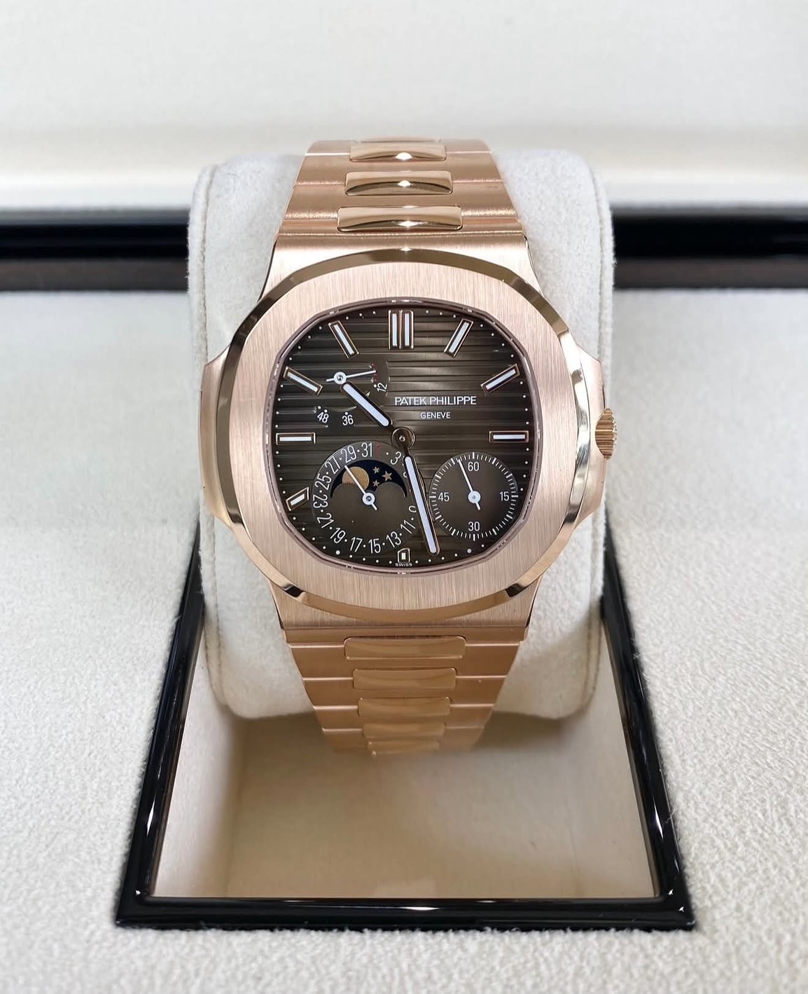 patek-philippe-nautilus-40mm-5712r-00