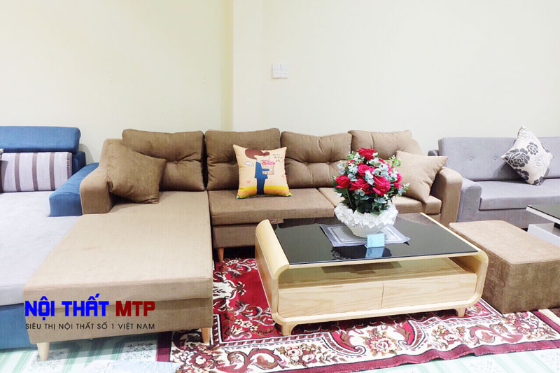 Sofa Nỉ: Được lót bằng vải nỉ mềm mại êm ái, chiếc sofa này đem đến cho không gian sống của bạn sự sang trọng và thoải mái. Bạn sẽ muốn ngồi thư giãn trên chiếc sofa này mỗi khi về nhà.