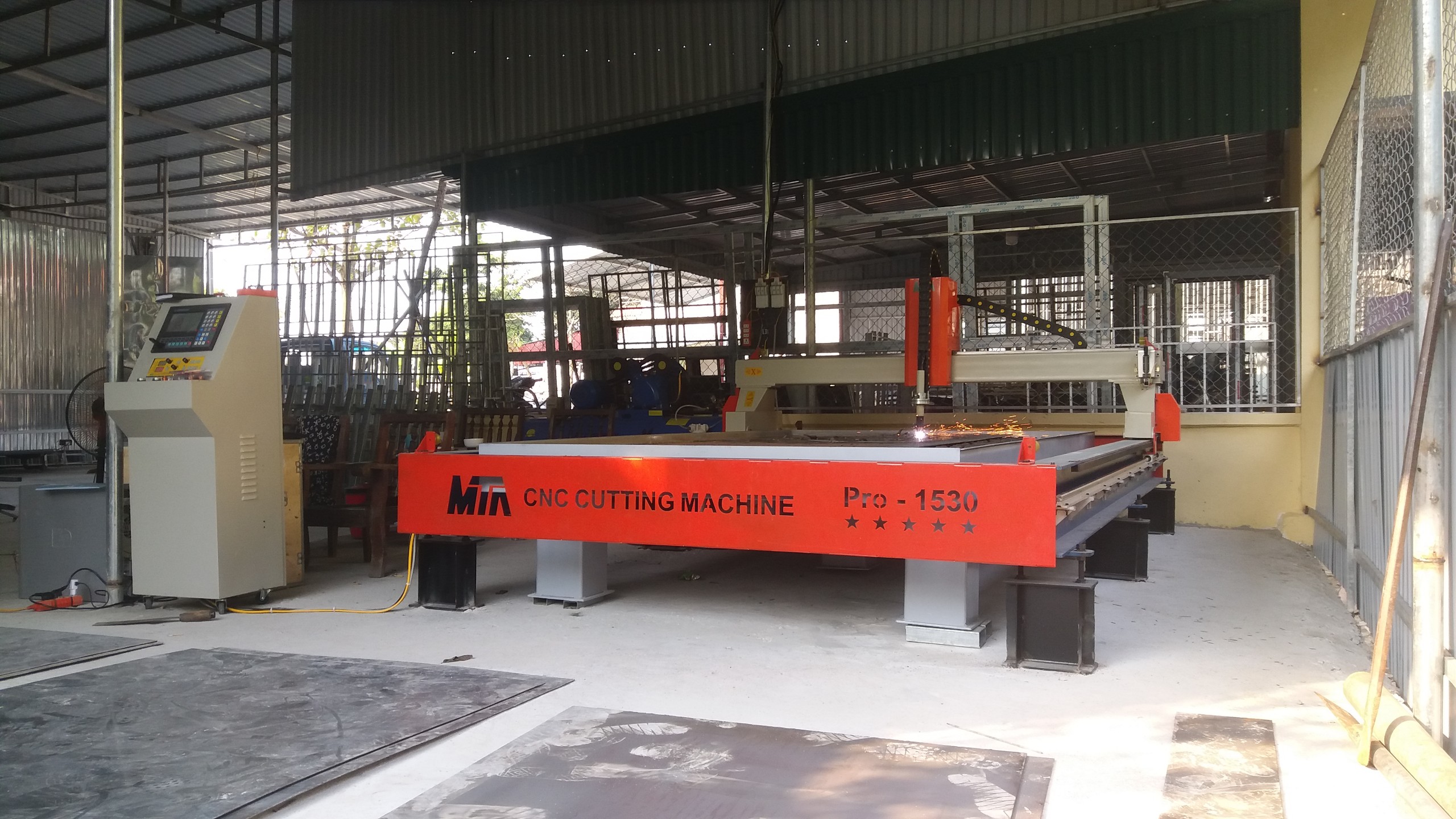 máy cắt plasma cnc 