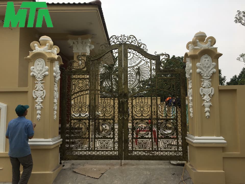 mẫu cổng sắt cnc 2 cánh đẹp nhất