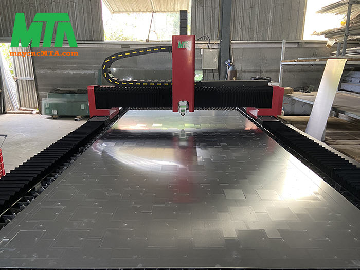 máy cắt cnc laser fiber