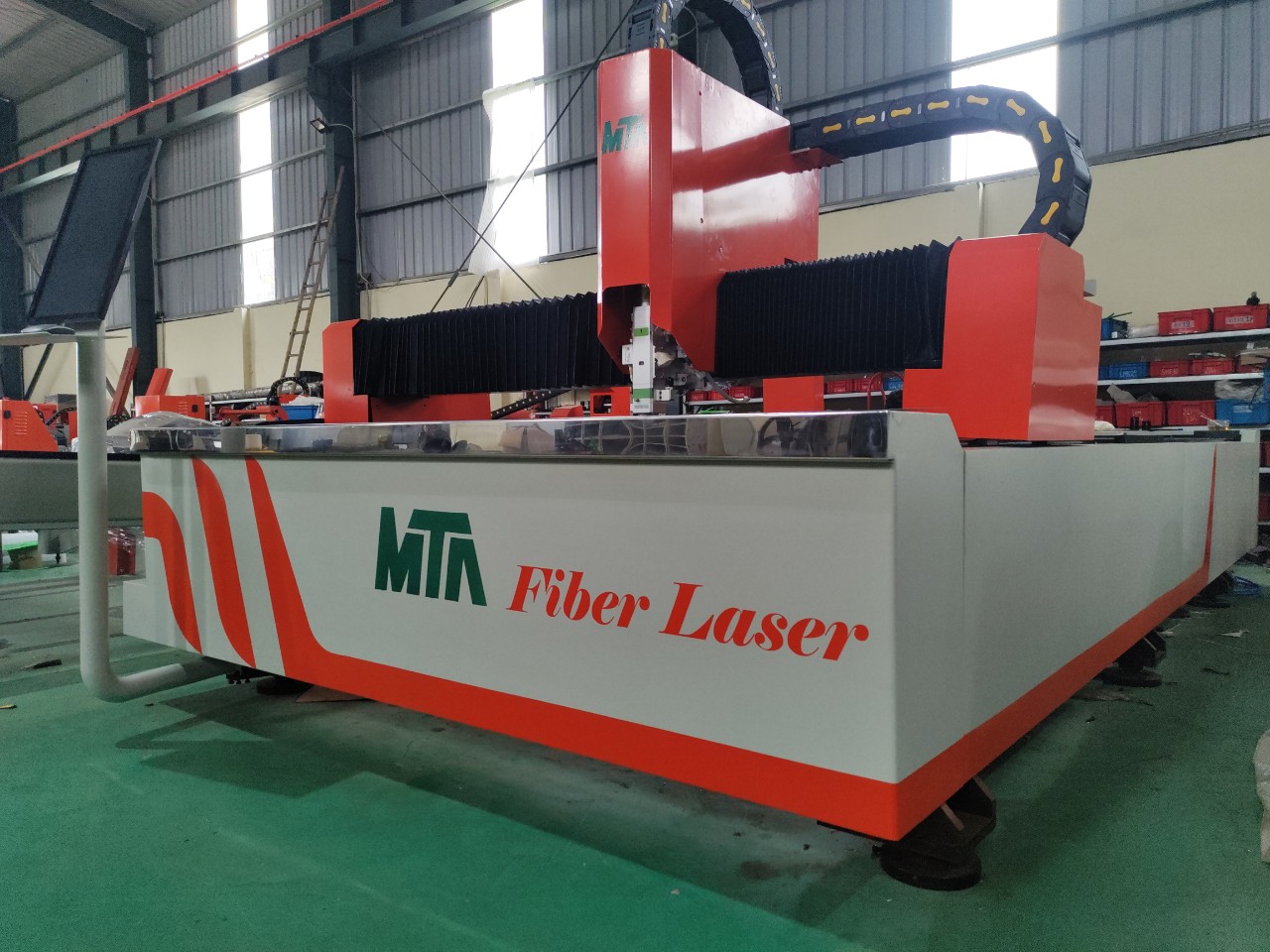 máy cắt laser fiber 