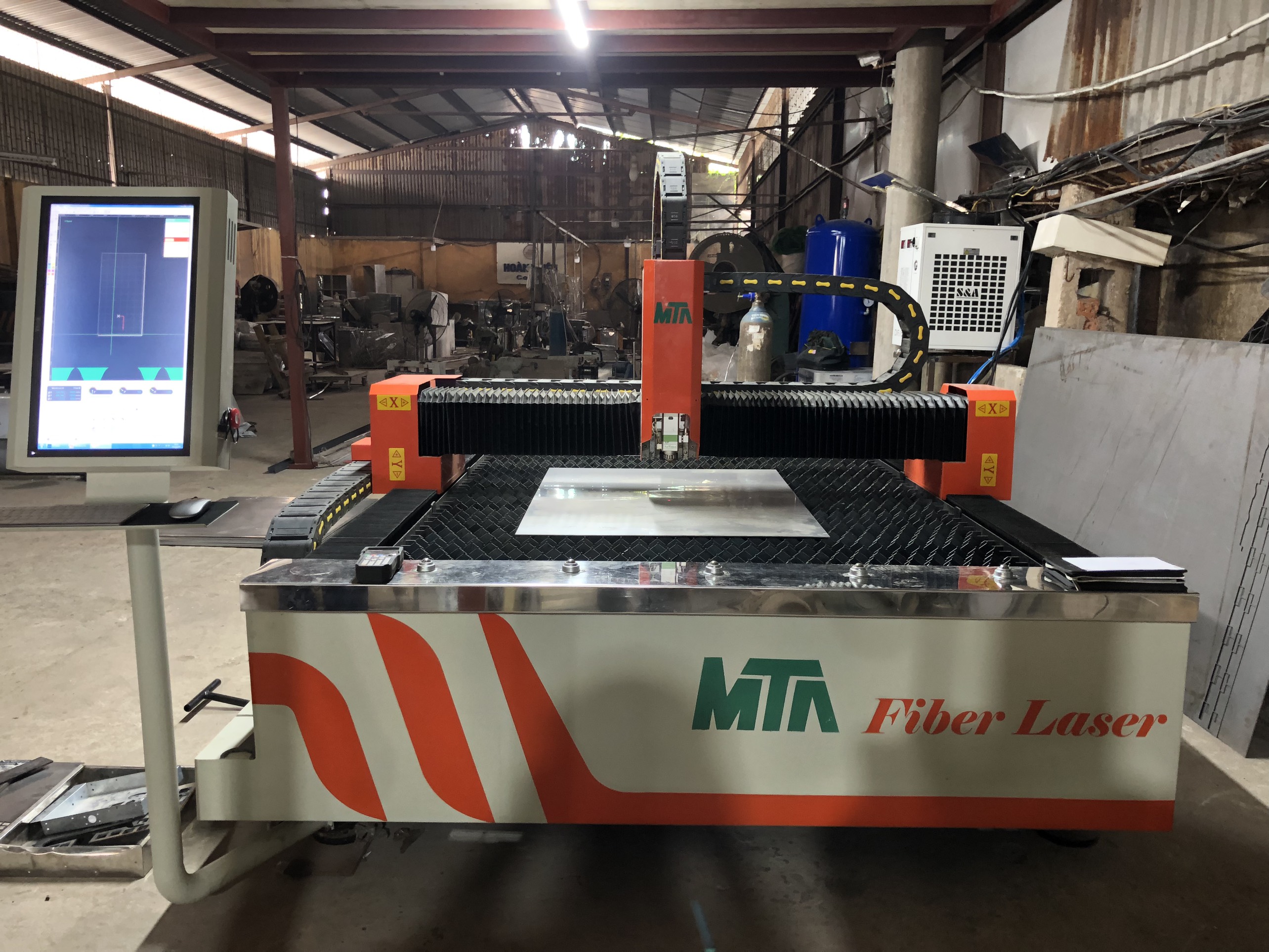 máy cắt laser fiber 