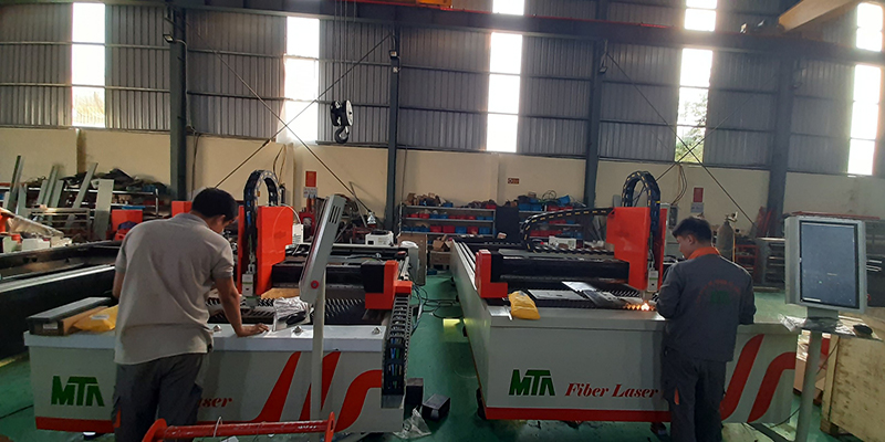 máy cắt laser