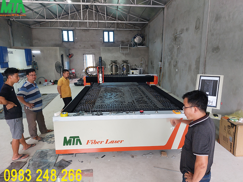 máy cắt laser cnc 