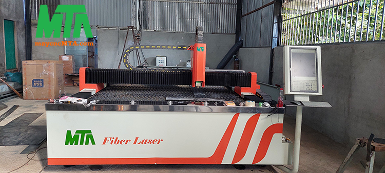 máy cắt laser fiber