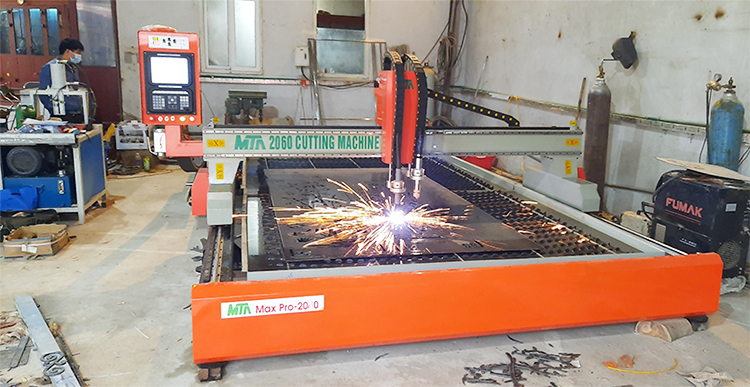 máy cắt plasma cnc