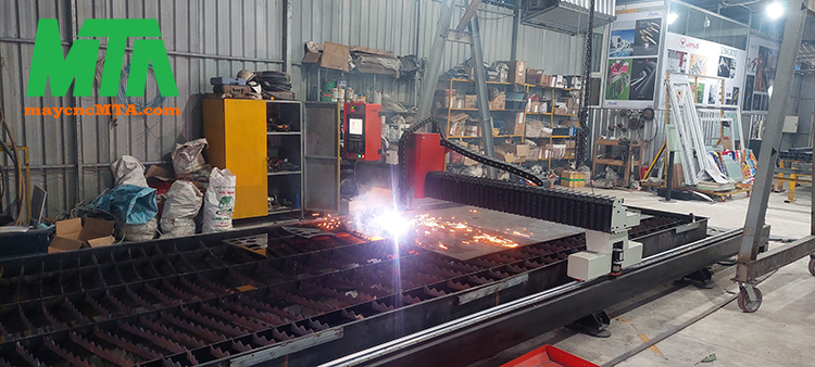 Máy cắt Plasma cnc