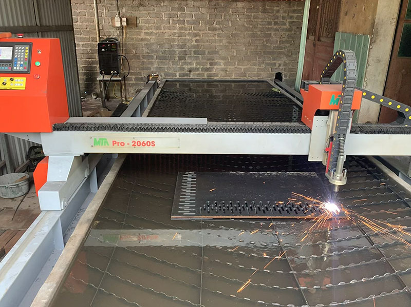 máy cắt plasma cnc 2060