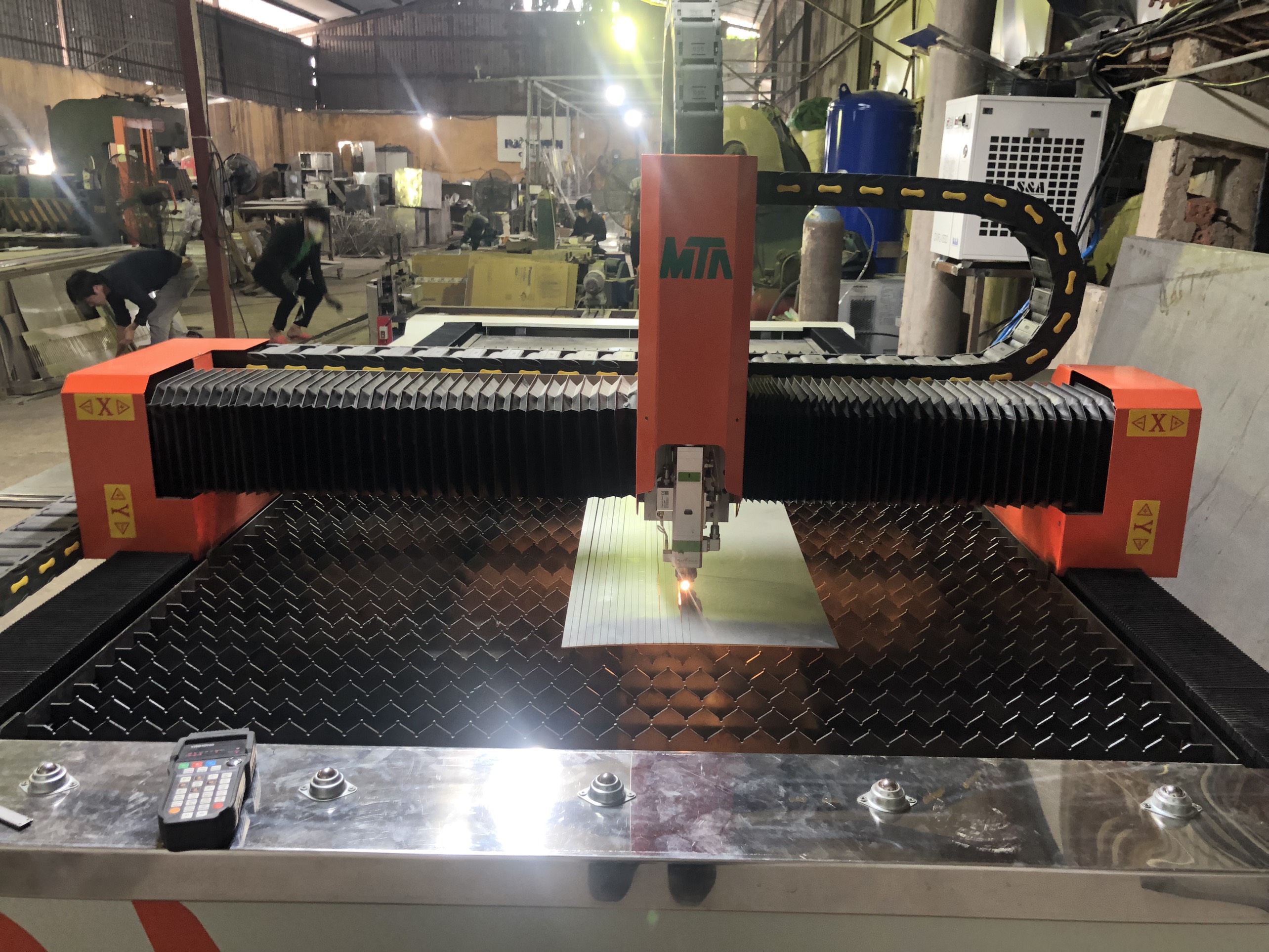 máy cắt laser 1530
