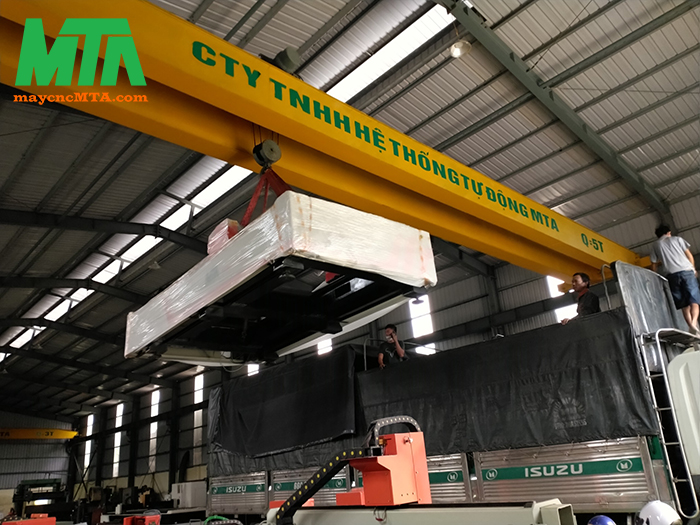 may cat sat cnc