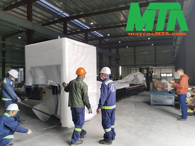 máy laser fiber căt ống