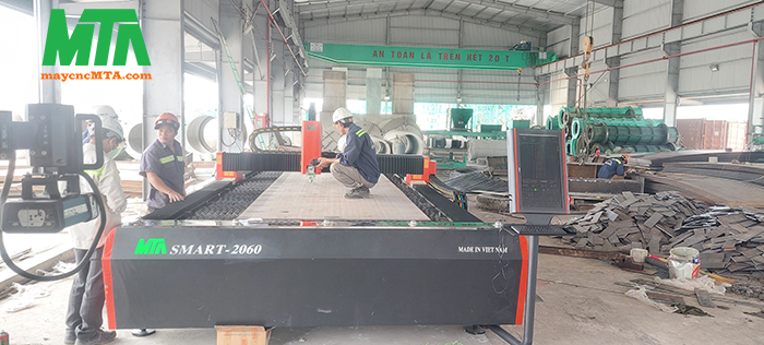 máy cắt laser cnc