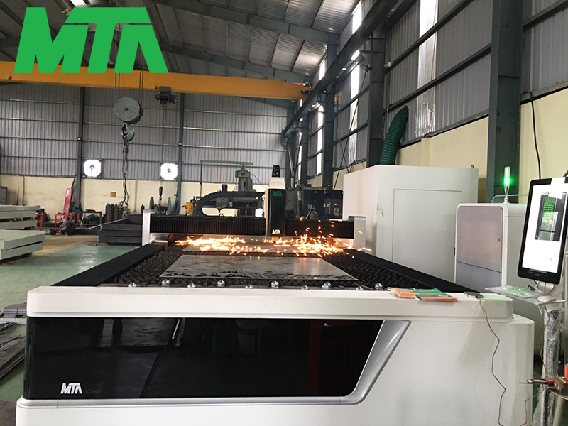 cắt laser sắt