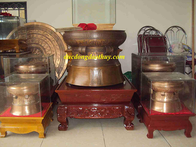 Vang danh làng nghề đúc đồng Trà Đông