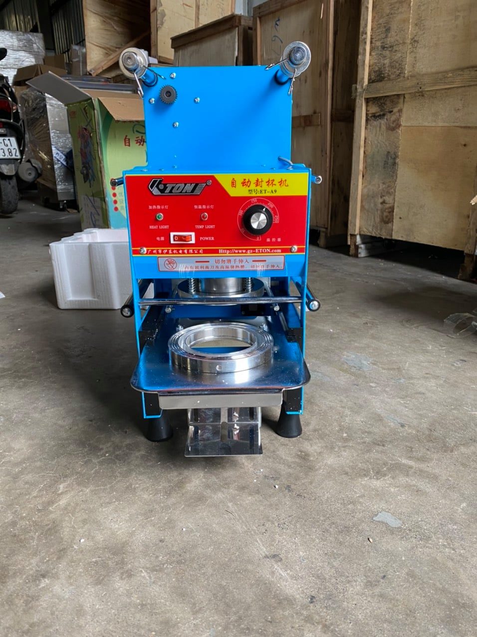 Máy ép miệng ly bán tự động ETON A9 Máy ép miệng ly bán tự động ETON A9